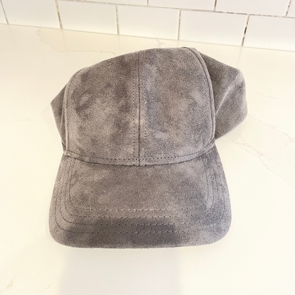 Grey velvet hat